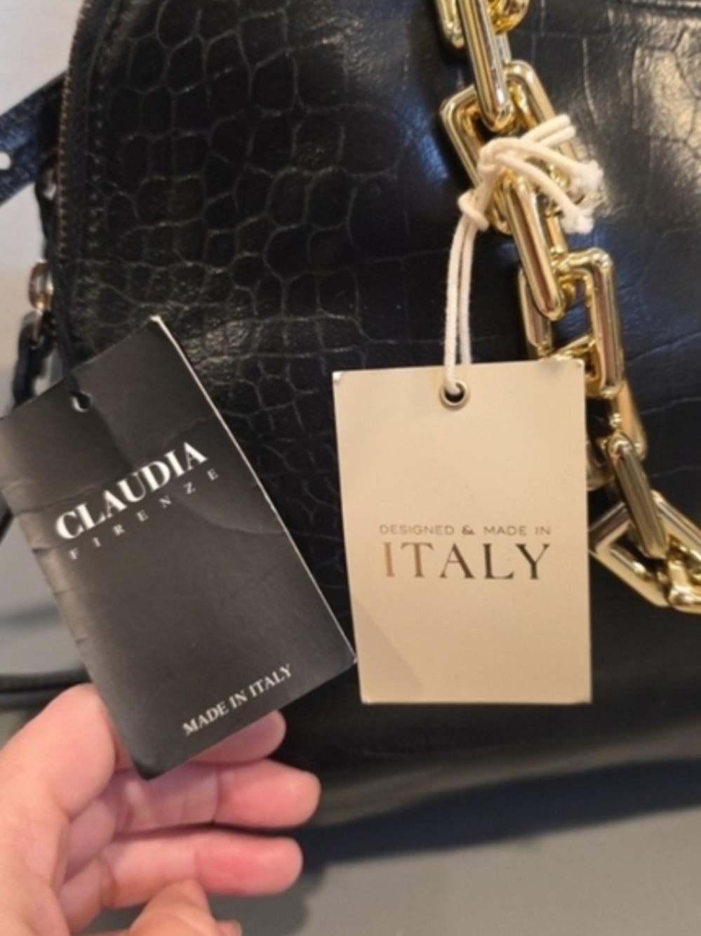 Claudia Firenze Italy Black Leather Shoulder Bag With Gold Chain - Picture 2 of 16